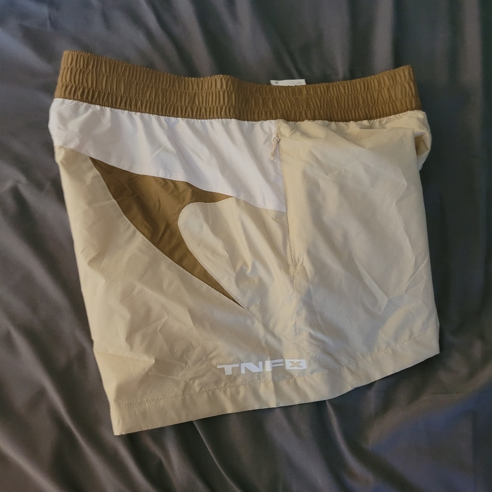 The North Face TNF Women's L Windwall 5" Outline Short Gardenia White Logo NWT - Picture 4 of 5